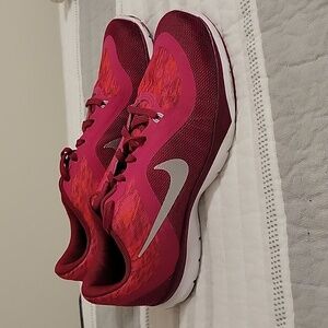 Nike Women’s Size 7 Flex Trainer 6 Print